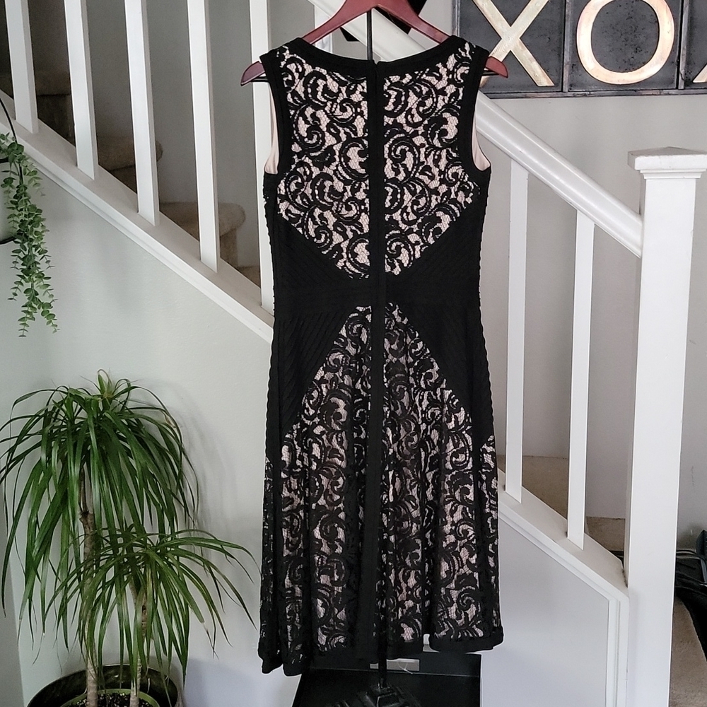 Tadashi Shoji Black Ivory Lace Sheath Cocktail Dress | Size 10 - Picture 3 of 5